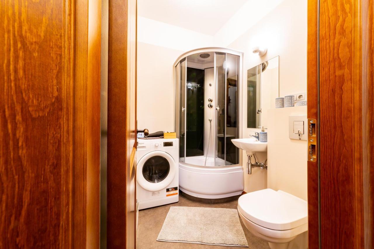 Ancient Storie'S Ap 65Sqm Renovated Free Parking Apartment Riga Exterior photo